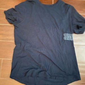 XL lululemon 5 year basic tee